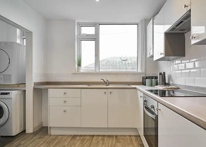 The Emerald - 6 Beds - Contractors - Free Parking Apartamento Bristol