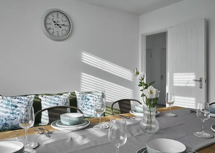 The Emerald - 6 Beds - Contractors - Free Parking * Bristol