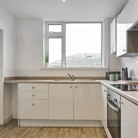 The Emerald - 6 Beds - Contractors - Free Parking Apartman Bristol