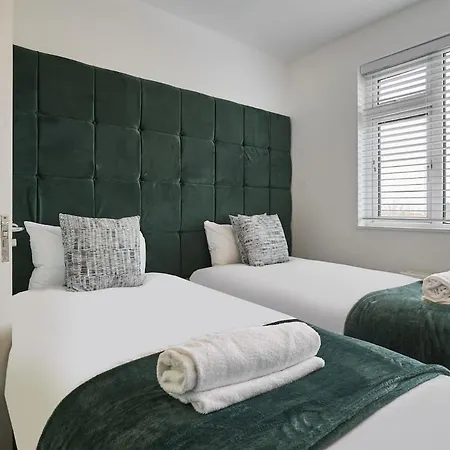The Emerald - 6 Beds - Contractors - Free Parking Appartement Bristol